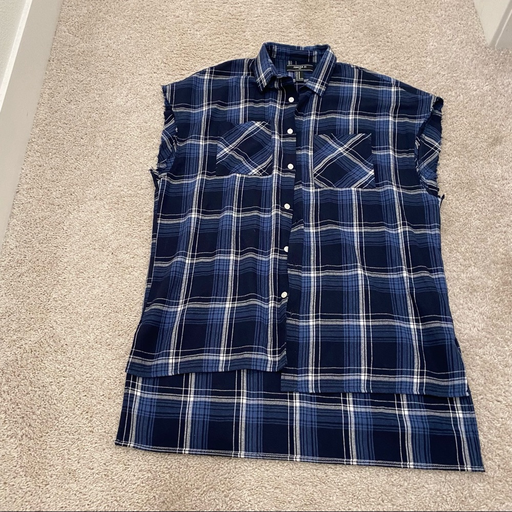 Forever 21 Long lined blue plaid button down sleeveless shirt